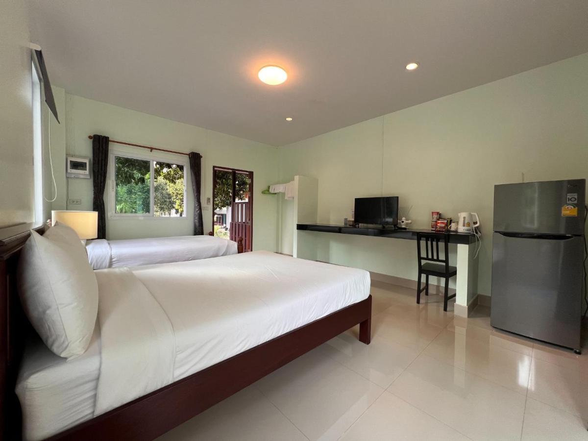 Naisang Hostel Chumphon Ngoại thất bức ảnh