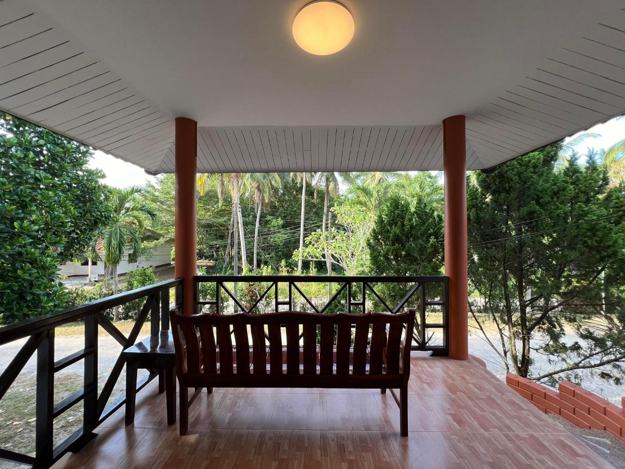 Naisang Hostel Chumphon Ngoại thất bức ảnh