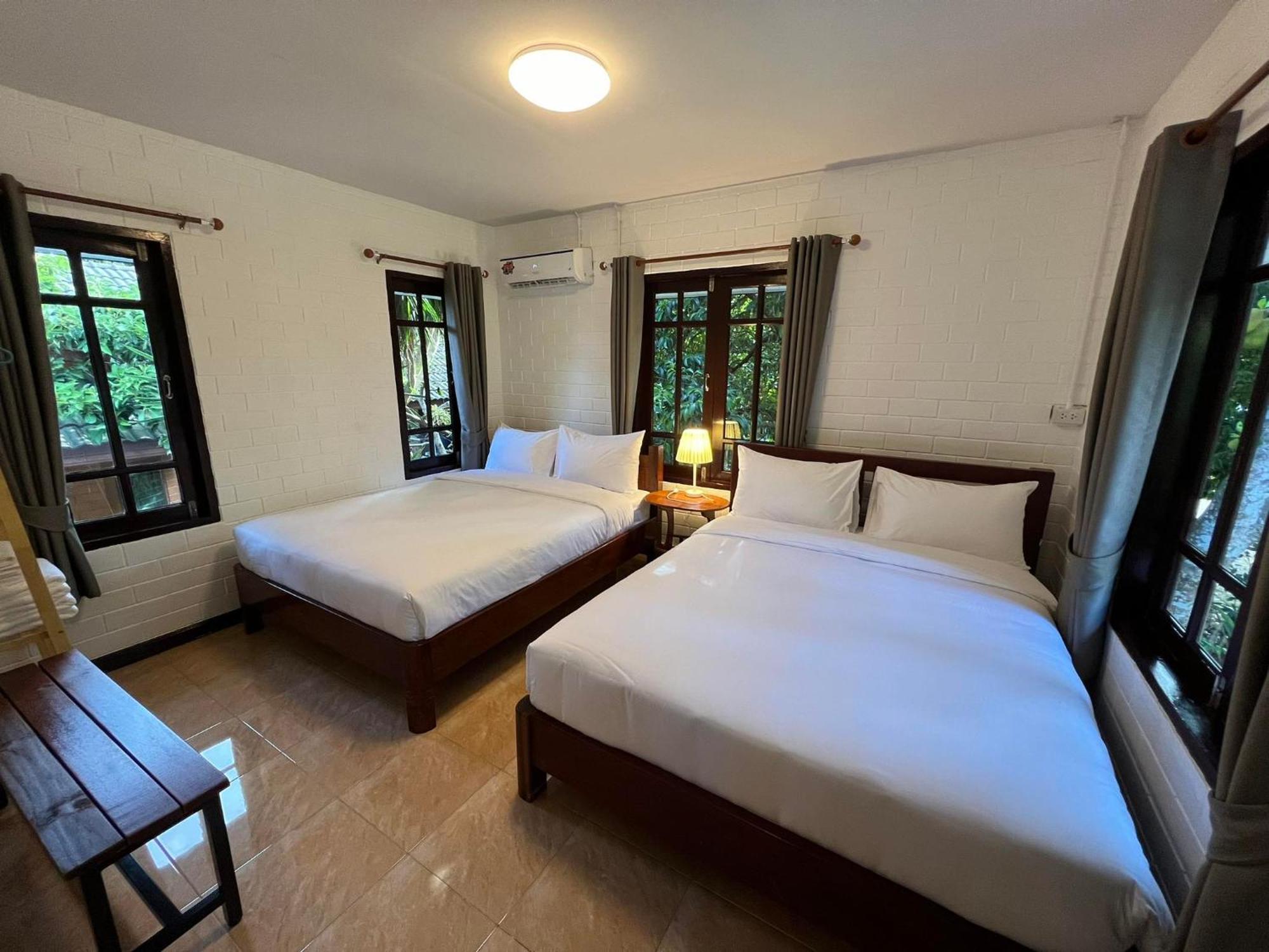 Naisang Hostel Chumphon Ngoại thất bức ảnh